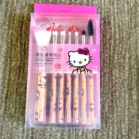 Hello kitty 7pc makeup brush set - Picture 1 of 3